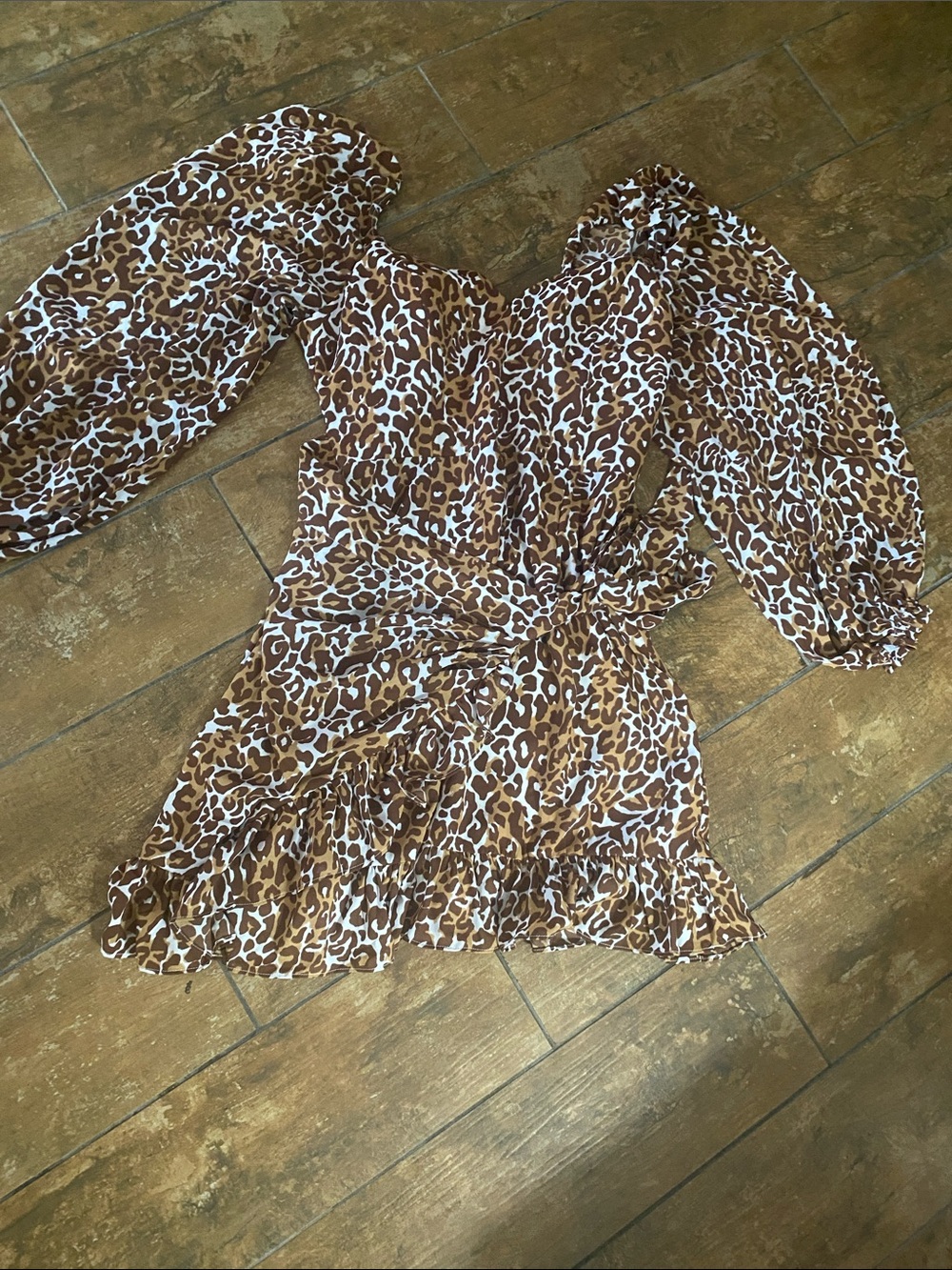 Lilly Pulitzer Brown and White Leopard Print Wrap Dress. NWT. Size 4.